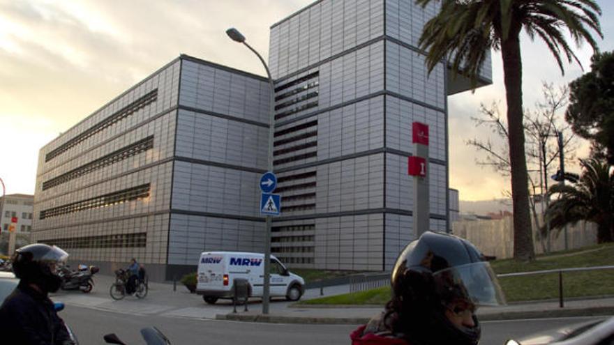 Façana de l&#039;empresa Gisa de Barcelona on va produir-se el registre de les oficines i el comís de documentació |