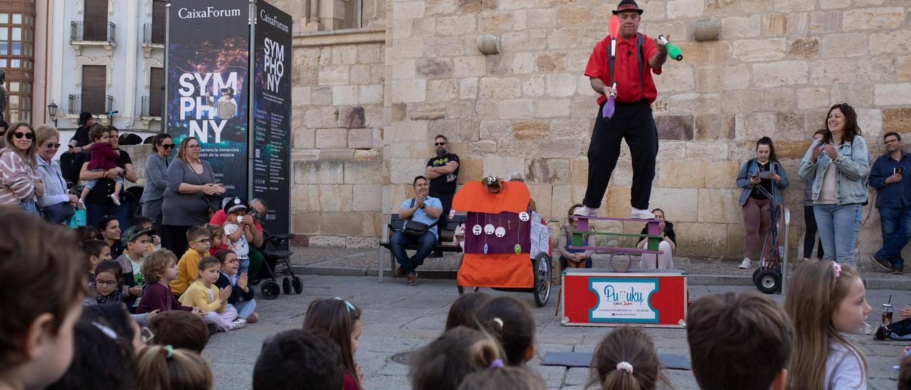 VÍDEO | Pumuky Circo Chisme en el Festival de Títeres de Zamora