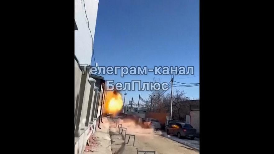 Este es el momento en el que un dron ucraniano impacta contra un edificio en la ciudad rusa de Belgorod