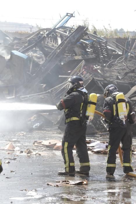 Incendio en una chatarrería de La Unión