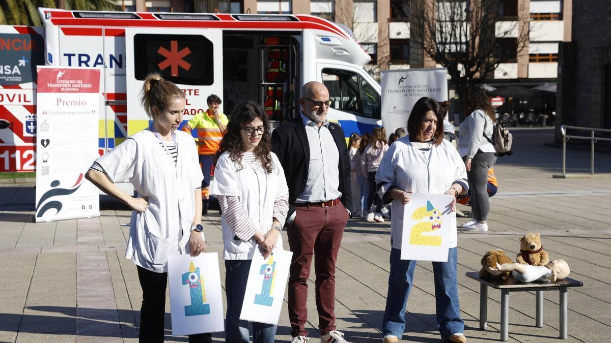EN IMÁGENES: Piedras Blancas acoge una jornada para que los niños aprendan a hacer una RCP