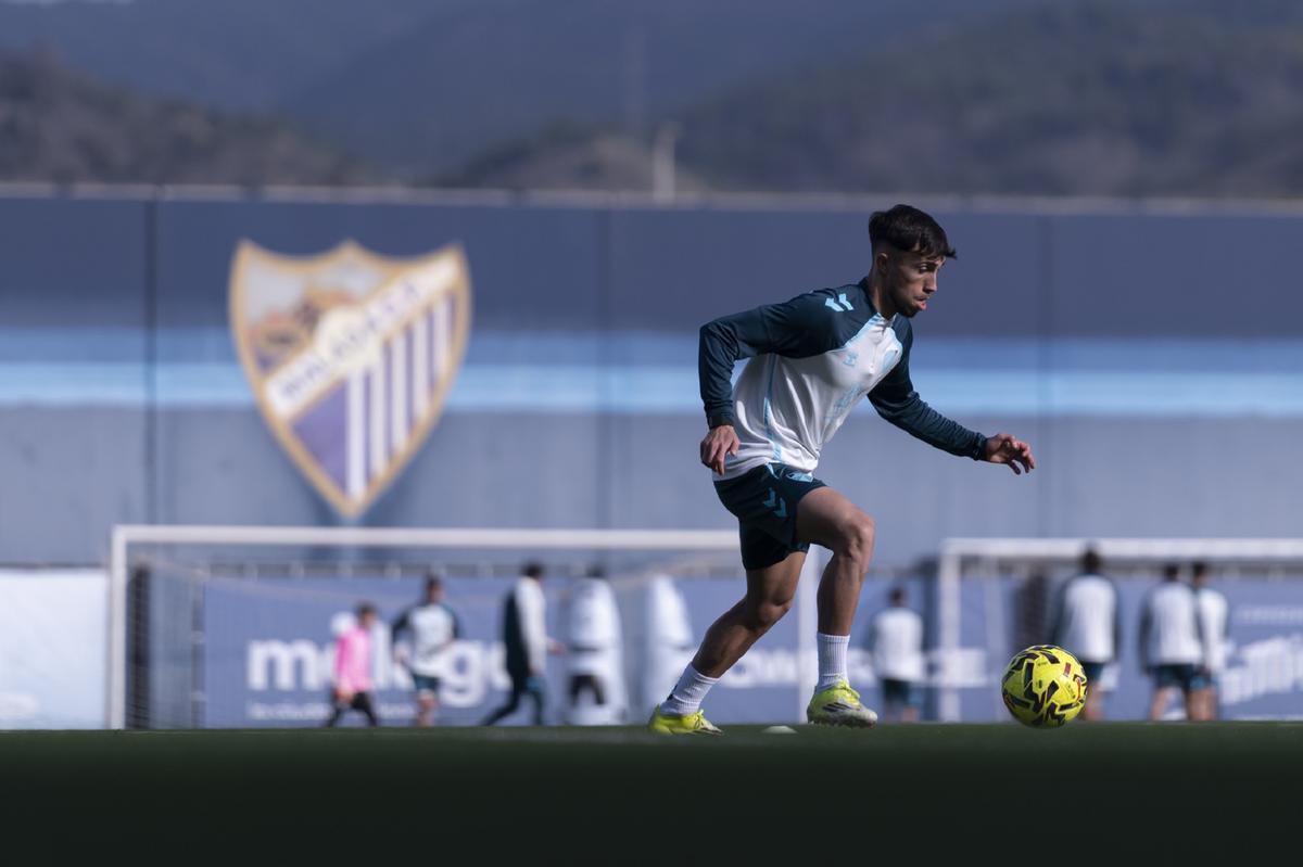 Larrubia, en un entrenamiento del Málaga CF.