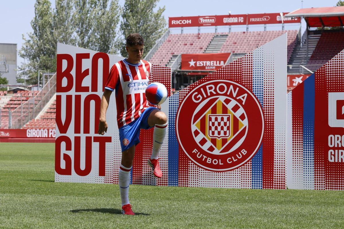 Les imatges de les presentacions dels nous jugadors del Girona FC Morante i Izan