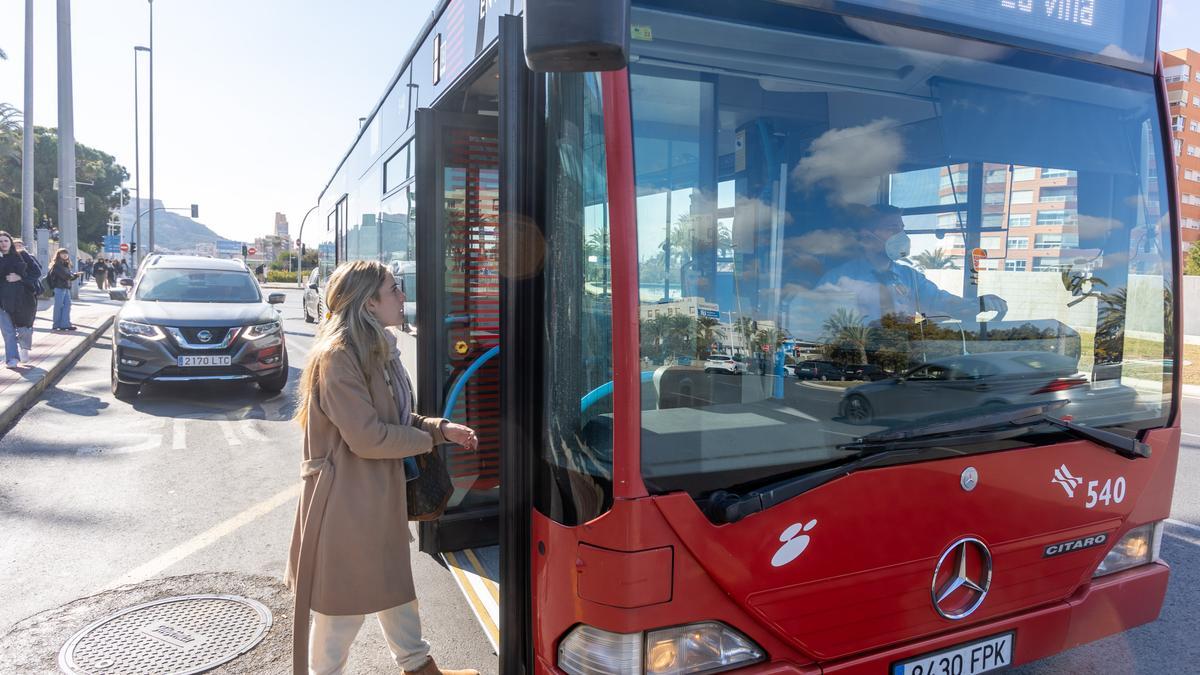 Entran en funcionamiento las nuevas líneas de autobús urbano