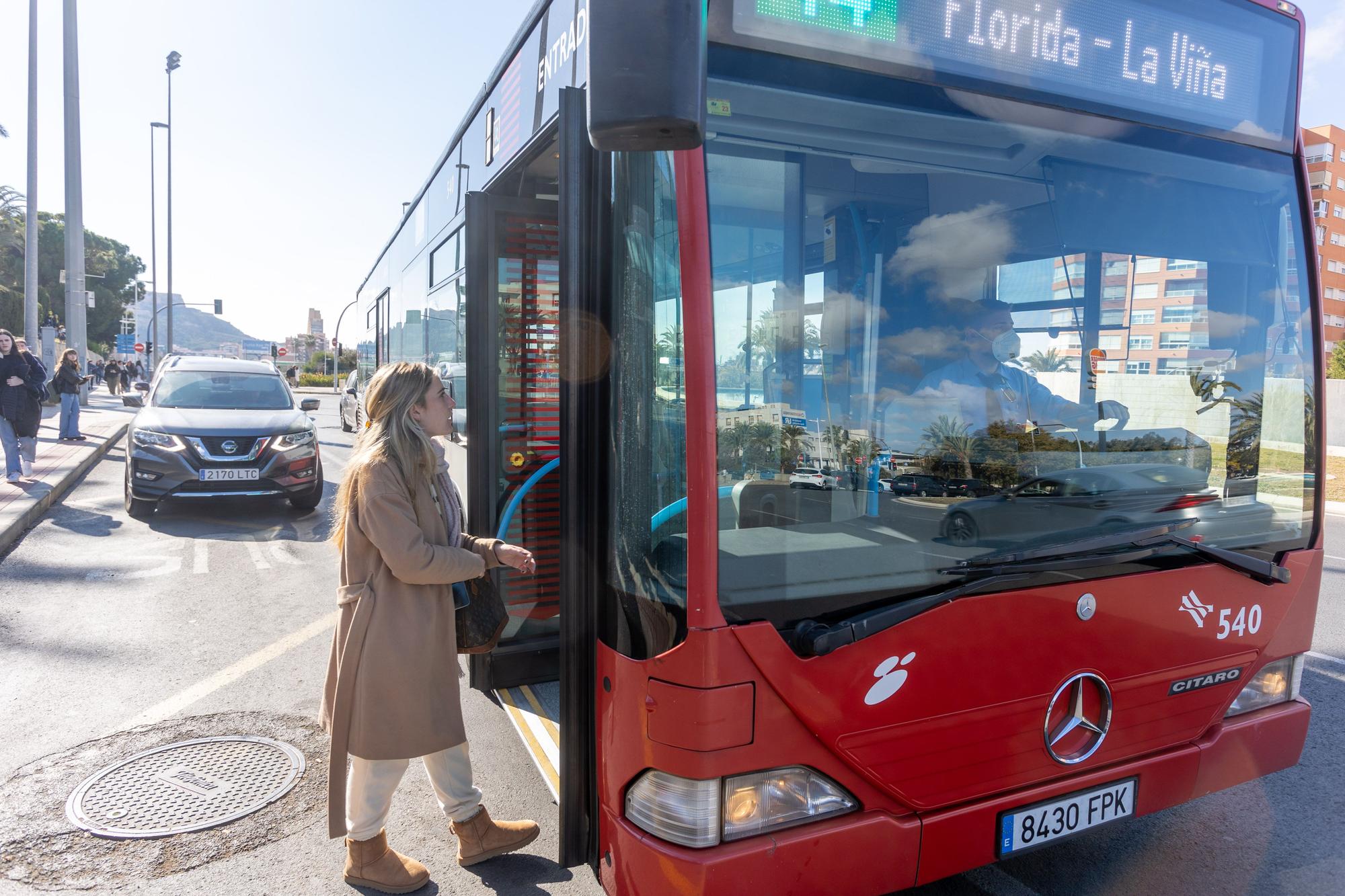 Entran en funcionamiento las nuevas líneas de autobús urbano