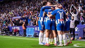 BARCELONA, SPAIN - APRIL 18: RCD Espanyol de Barcelona players celebrate after the opening goal by Marash Kumbulla of RCD Espanyol de Barcelona during the LaLiga match between RCD Espanyol de Barcelona and Getafe CF at RCDE Stadium on April 18, 2025 in Barcelona, Spain. (Photo by Pablo Rodriguez/Quality Sport Images/Getty Images)