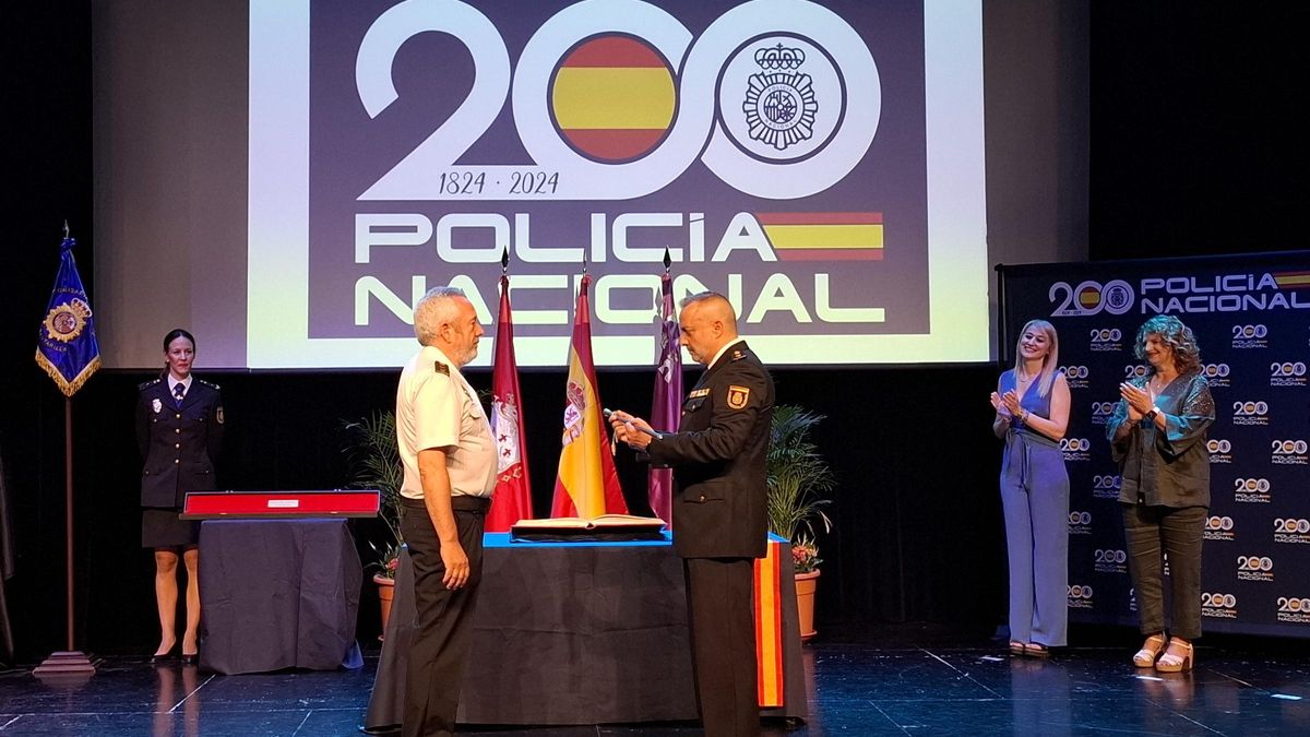 Toma de posesión del nuevo Jefe de la Comisaría de Policía Nacional en Alcantarilla.