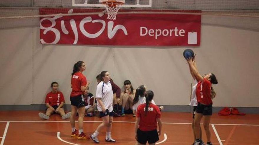 Un momento de uno de los partidos. juan plaza