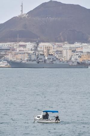 El 'USS Roosevelt' permanece atracado en la prolongación del muelle Santa Catalina