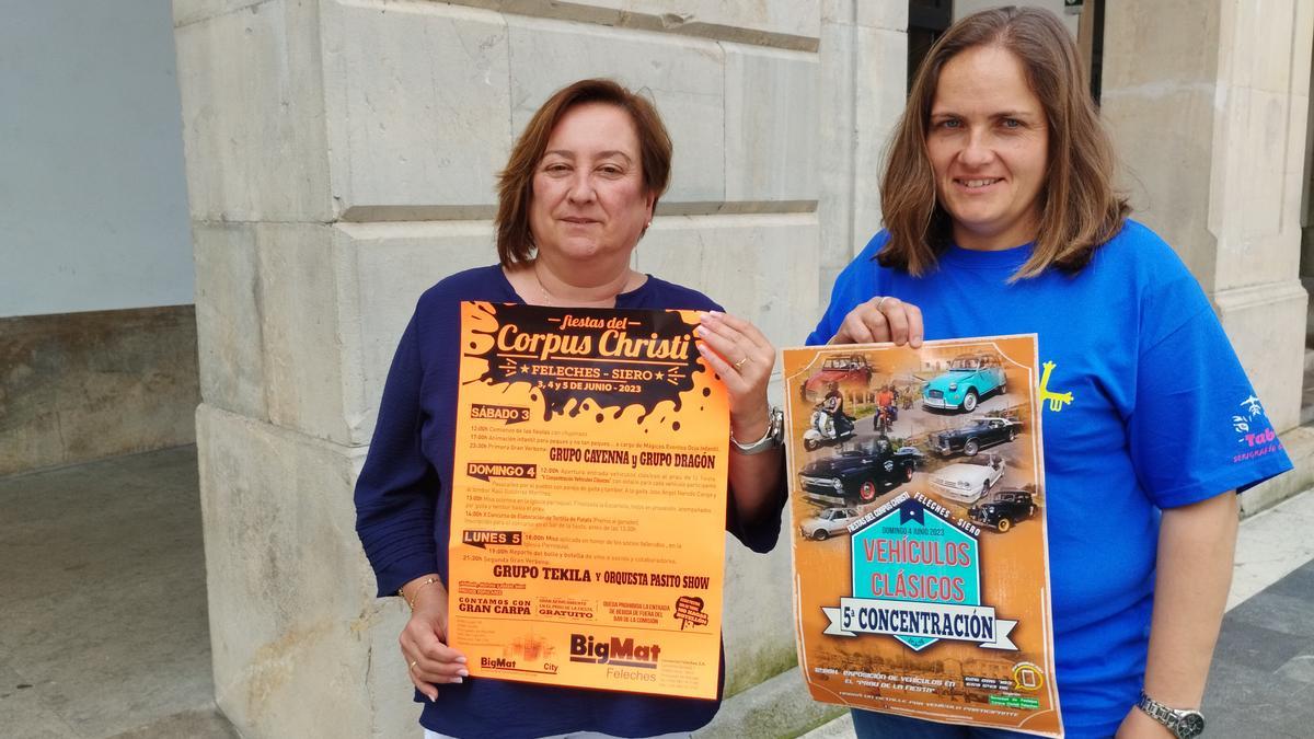 Ana Nosti y Patricia Noval, con los carteles de las fiestas.