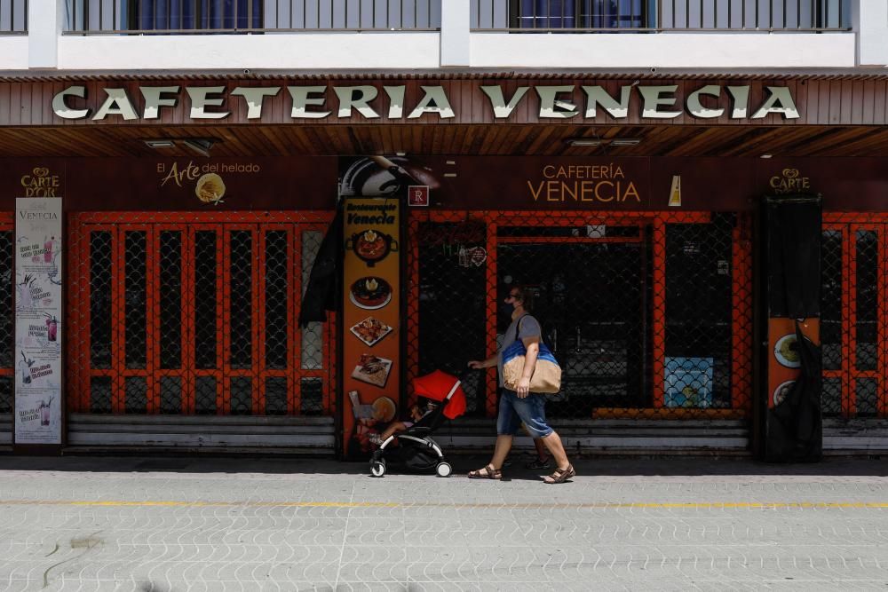 La cuarentena obligada al regresar al Reino Unido hunde la frágil recuperación que registraba el turismo en Sant Antoni