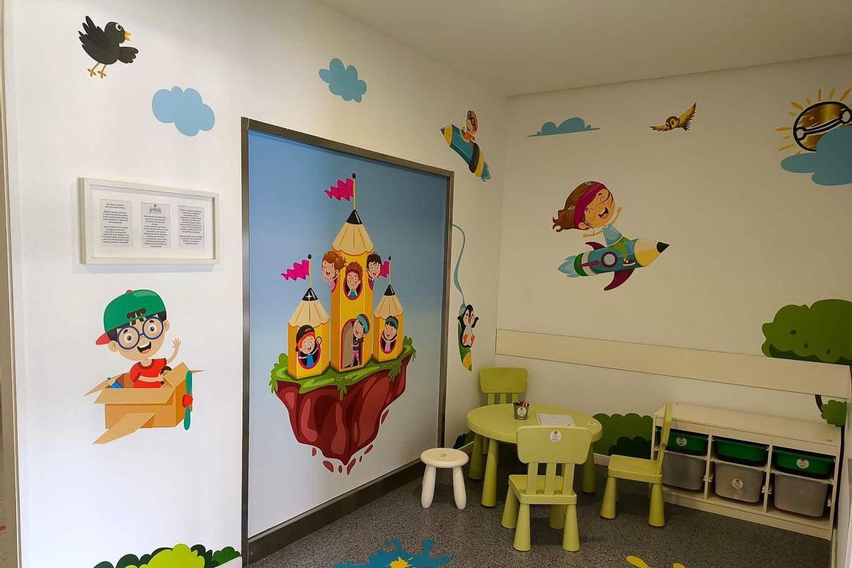 Zona de pediatría del área de oftalmología del Hospital Provincial Santiago, dulcificada por la Fundación Andrea.