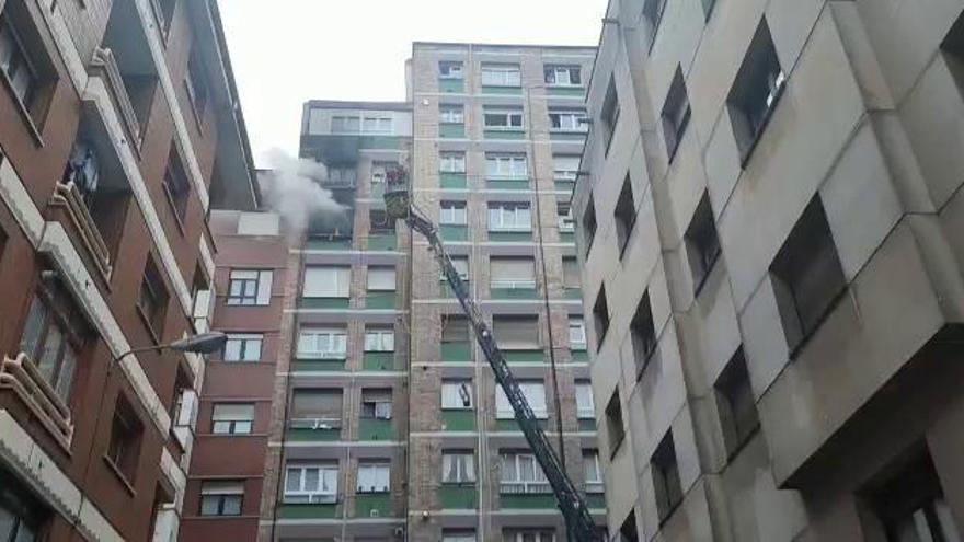 Grave incendio en Gijón