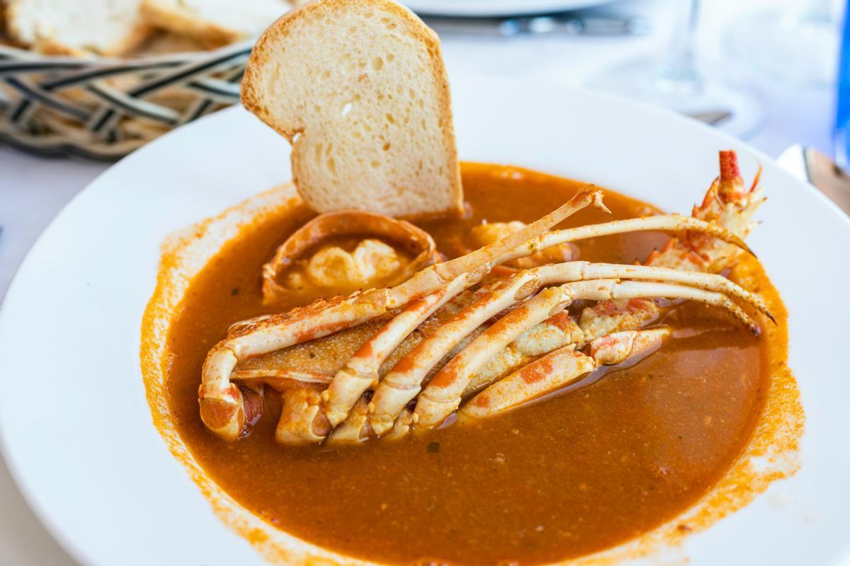 Caldereta de langosta, plato típico de Menorca.