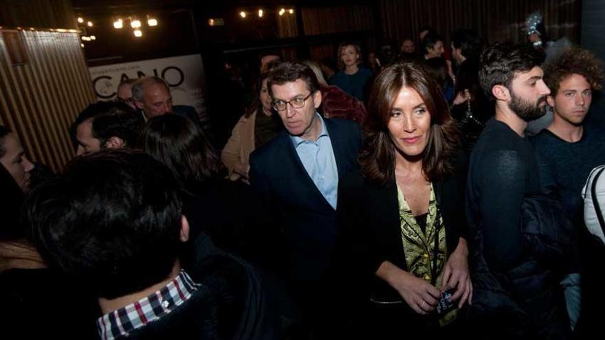 Núñez Feijóo y Eva Cárdenas en la inauguración de la sala Pelícano.