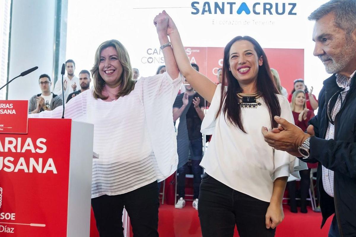 Susana Díaz (i), Patricia hernández y José Miguel Rodríguez Fraga en un acto de las primarias del PSOE de 2017.