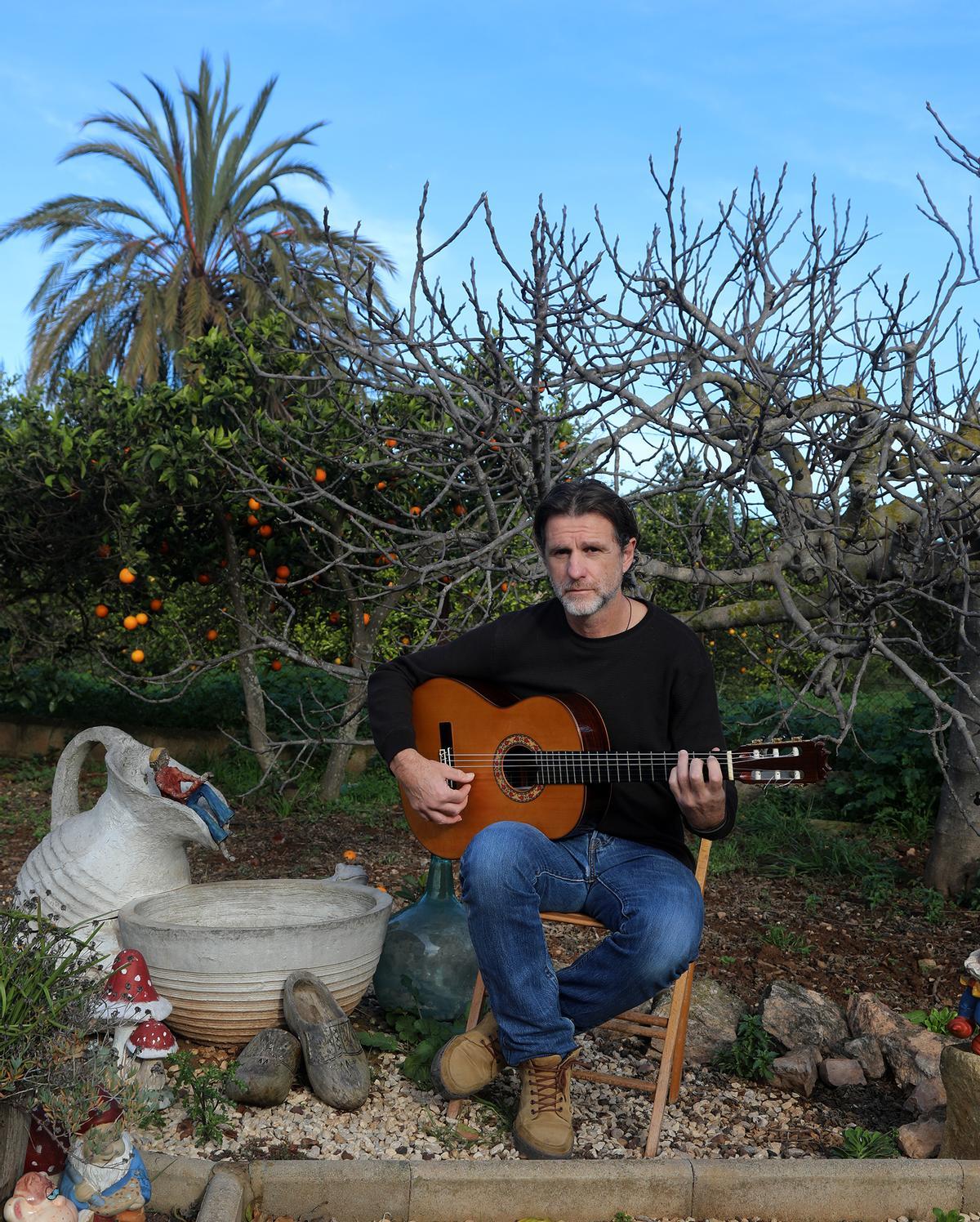 José Antonio Aarnoutse en la casa familiar de Cartagena