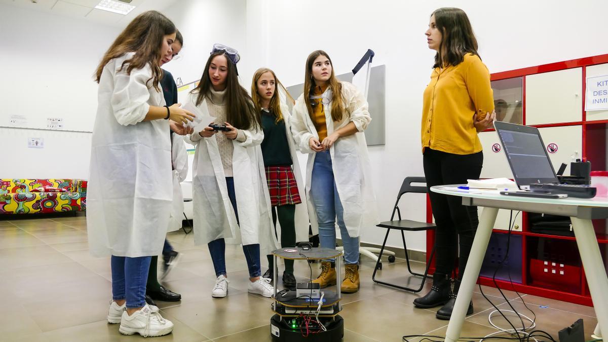 Actividad de Itainnova con motivo del 11F, Día de la Mujer y la Niña en la Ciencia, para despertar vocaciones STEM.