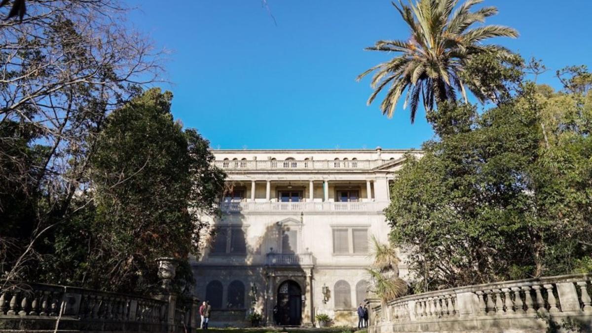 Vista del palacete señorial de la finca Ravetllat-Pla, de 2.500 metros cuadrados, construido en Barcelona en los años treinta para acoger el Instituto Ravetllat-Pla, que funcionó como laboratorio farmacéutico hasta los años setenta.