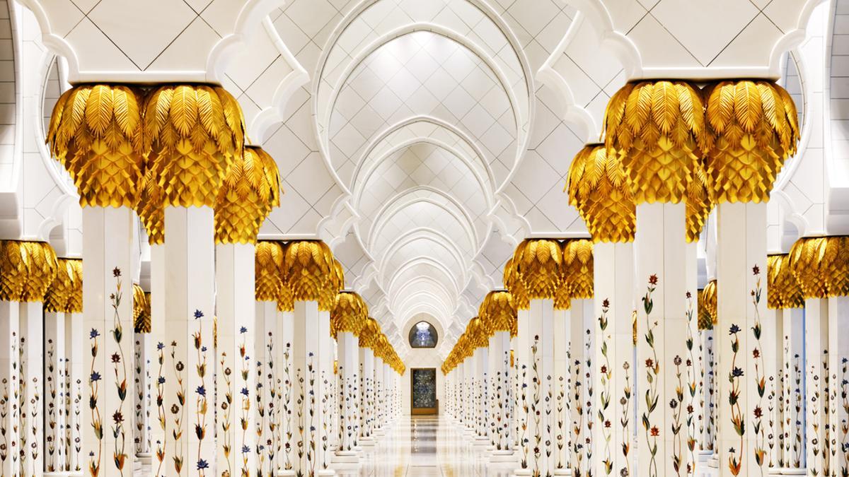 La mezquita Sheikh Zayed tiene partes recubiertas de oro.