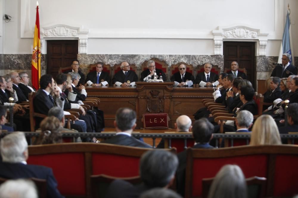 El presidente del Tribunal Superior de Xustiza de Galicia, Miguel Ángel Cadenas, ha destacado hoy que en la última década se han reducido en un 85,2 % el número de asunto pendientes.