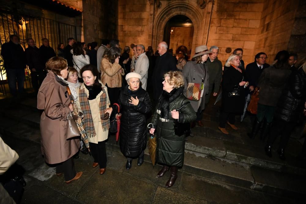 Grandes nombres de la política arropan a Rajoy en el entierro de su hermana en Pontevedra