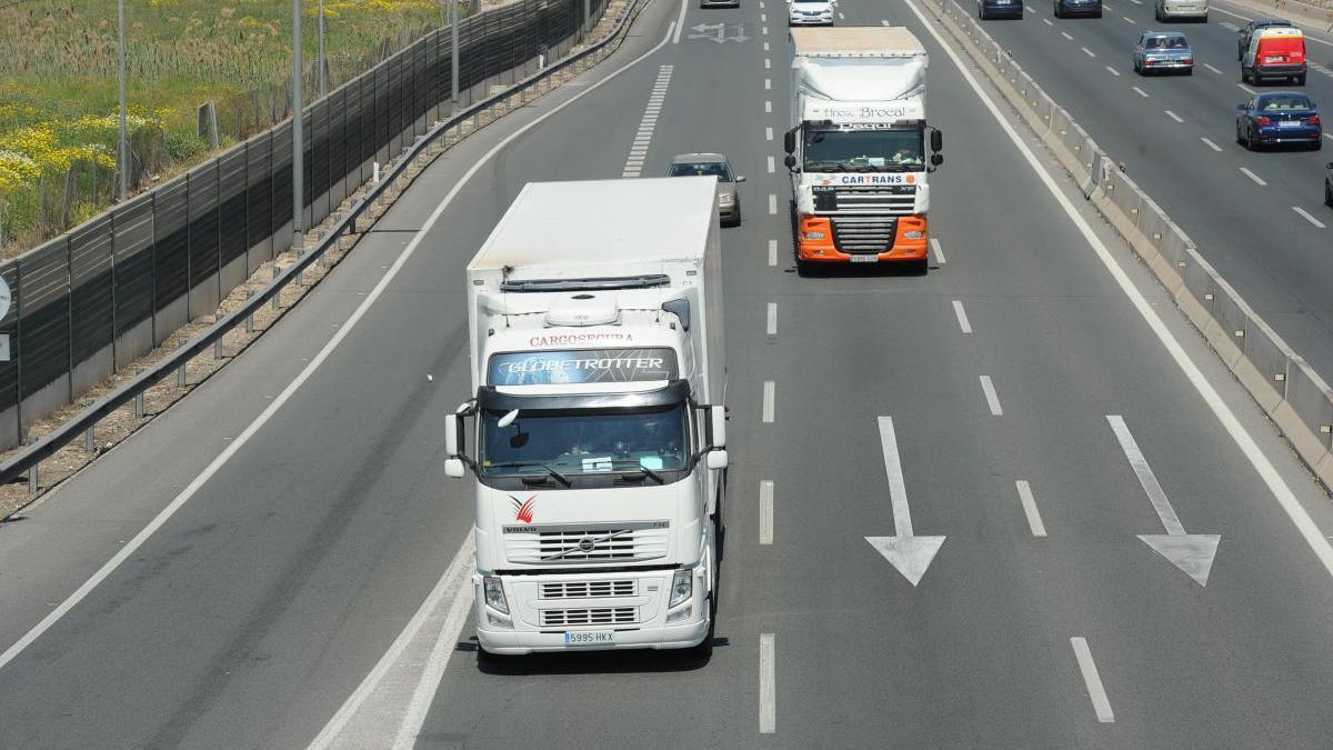 Los transportistas han empezado a recuperar comisiones bancarias.