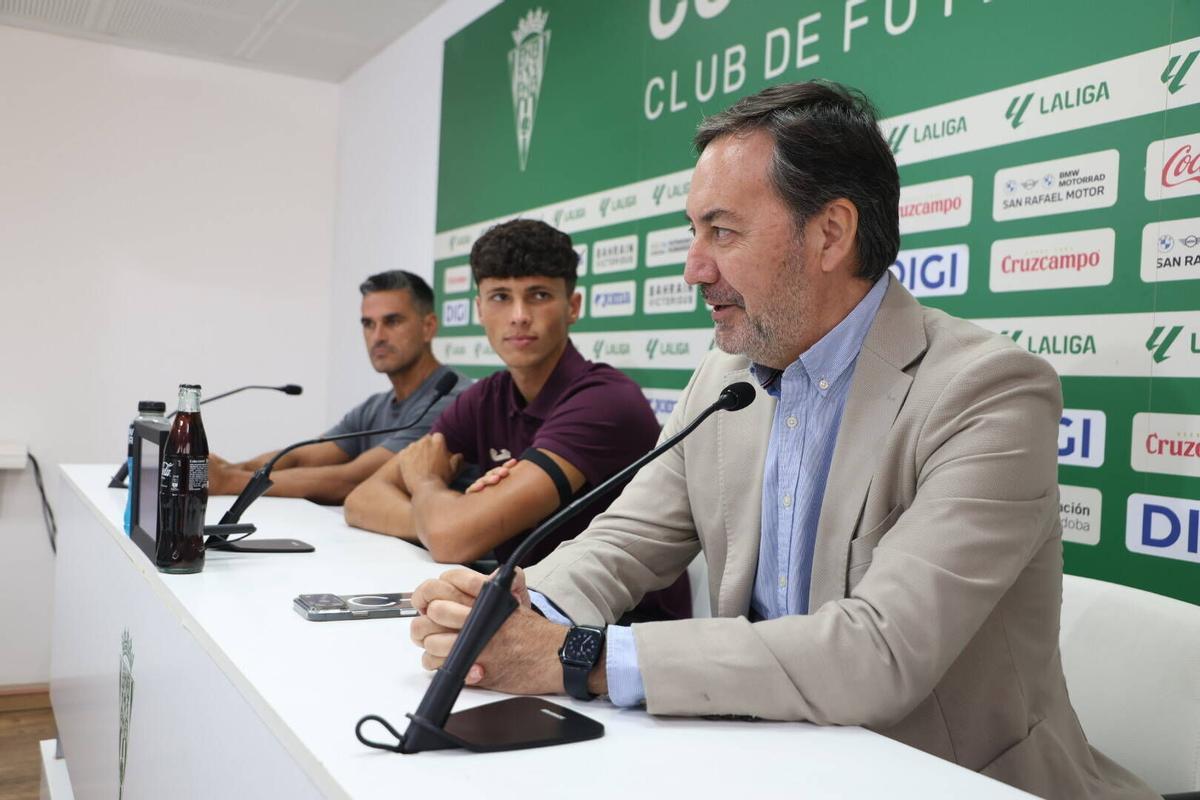 La presentación de Dani Budesca como nuevo jugador del Córdoba CF, en imágenes La presentación de Dani Budesca como nuevo jugador del Córdoba CF, en imágenes
