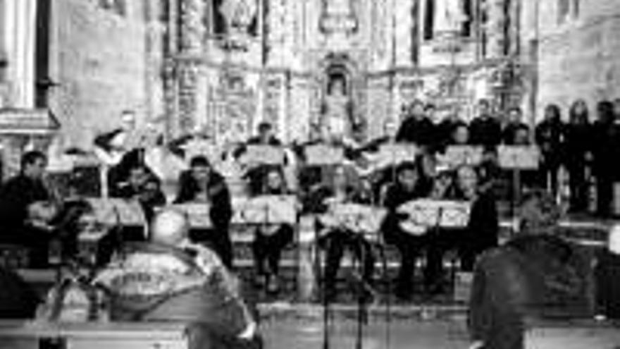 La rondalla vuelve a ofrecer un concierto