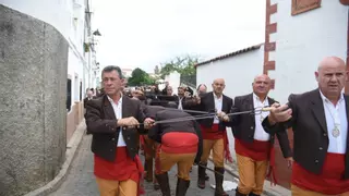 Obejo reedita su ancestral Danza de las Espadas en honor de San Benito Abad