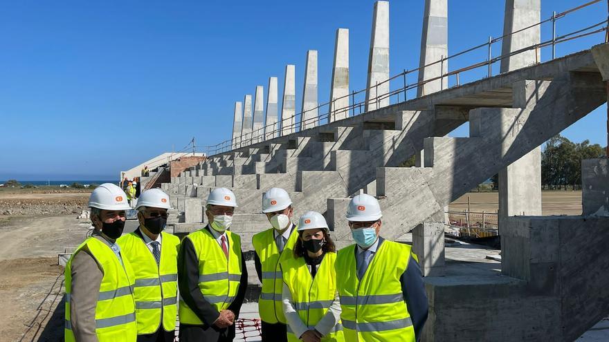 Las instituciones visitan las obras de La Academia