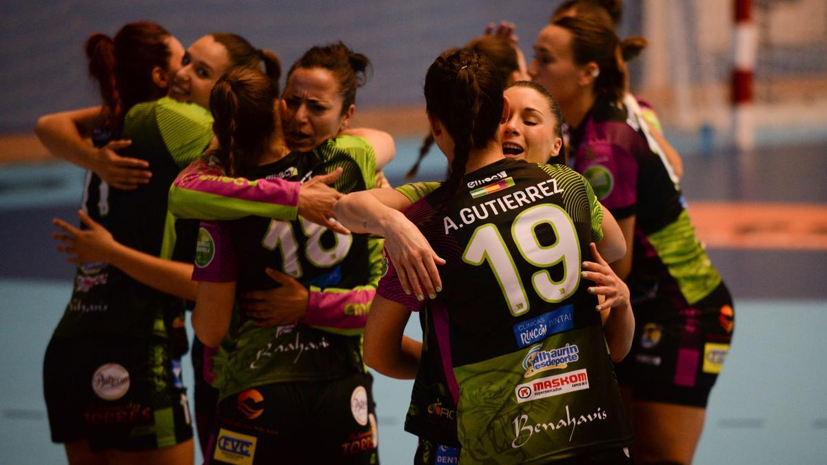 Las imágenes del primer partido de la final de la EHF European Cup entre el Rincón Fertilidad  y el Lokomotiv Zagreb