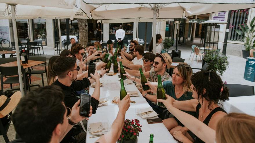 Imagen de una ruta gastrocultural guiada por el actor Jon Mitó. murcia inspira