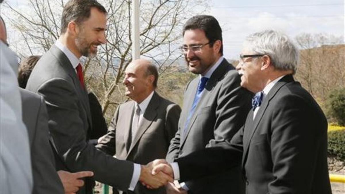 El Príncipe, con el presidente de Endesa, Borja Prado.