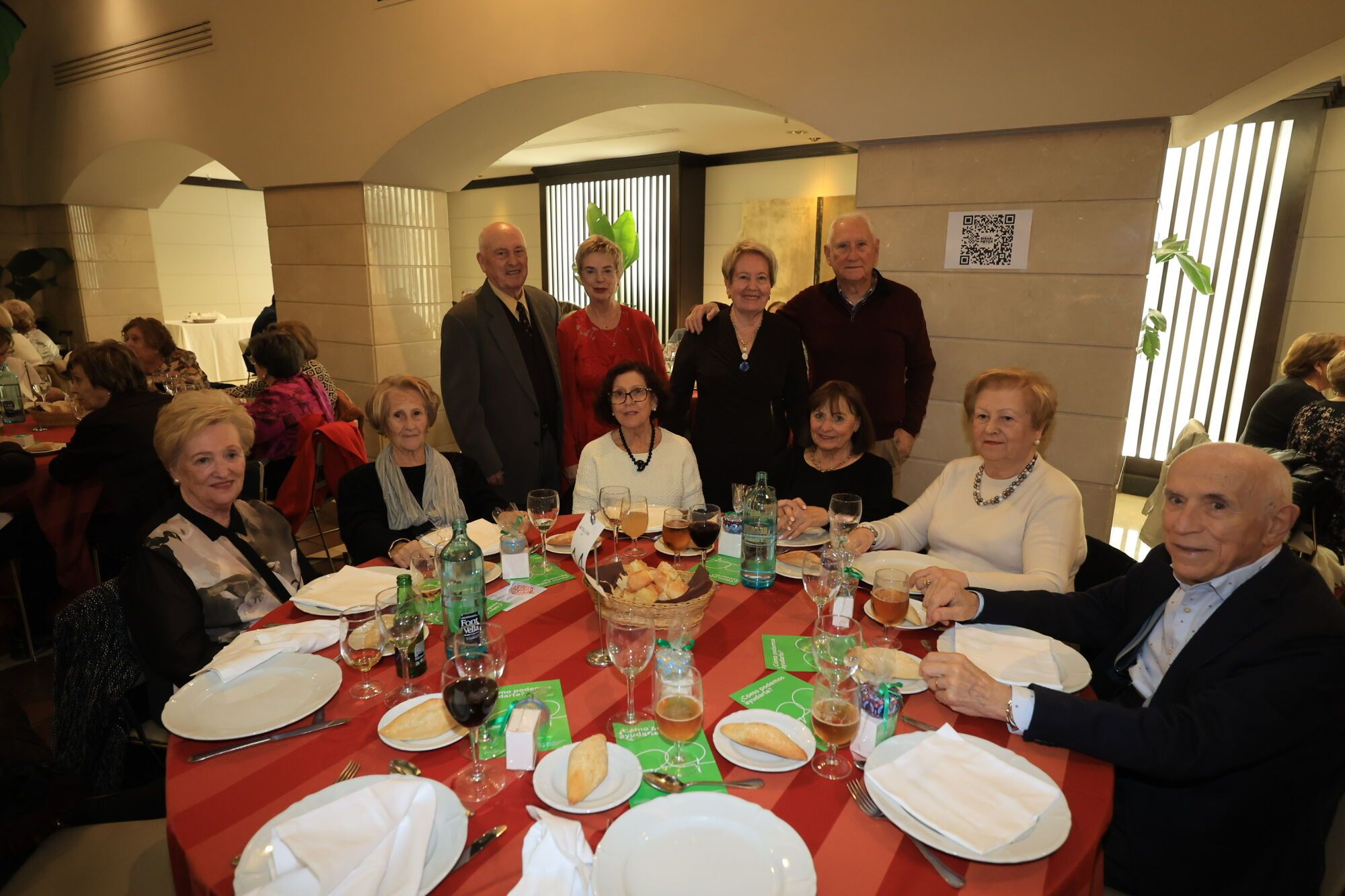 La AECC rinde homenaje al voluntariado en su tradicional cena solidaria