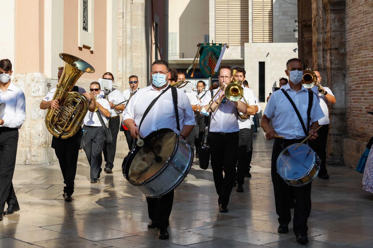 Búscate en el primer día de la ofrenda por las calles del Mar y Avellanas entre las 18:00 y las 19:00 horas