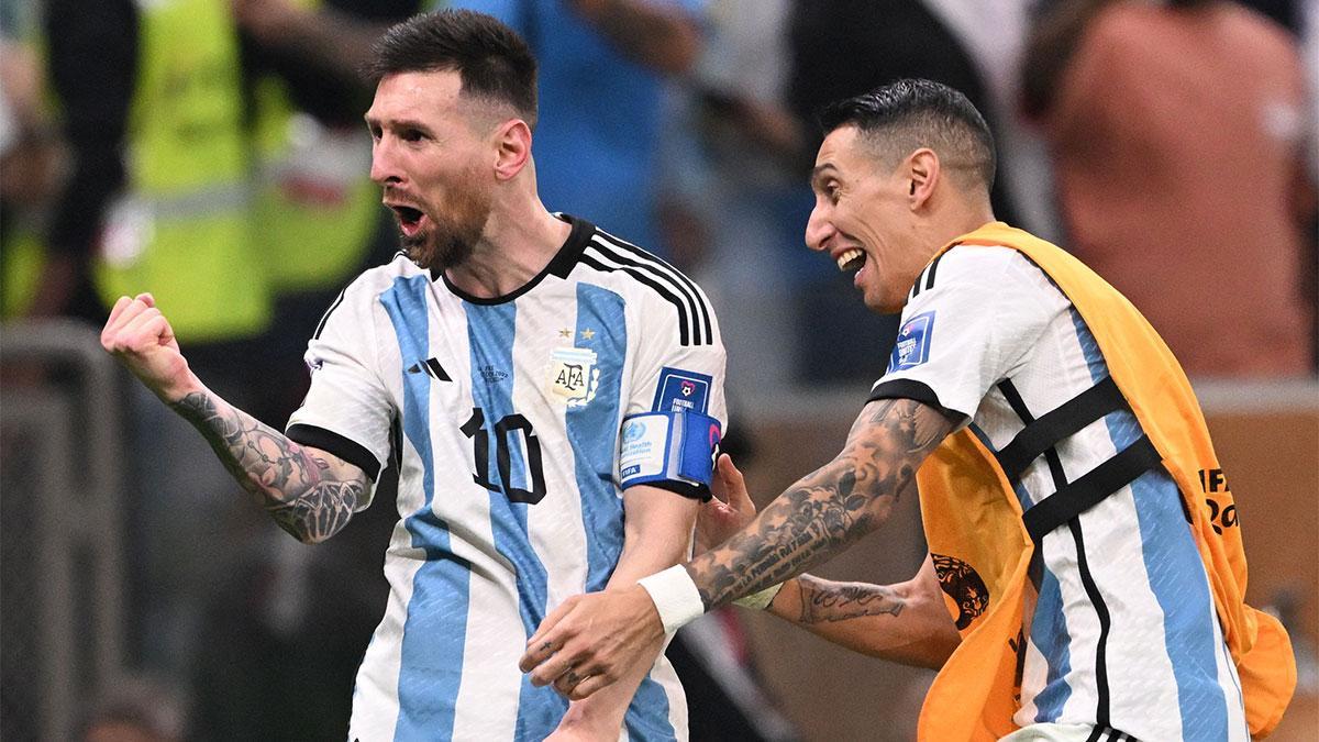 Lionel Messi da Argentina, comemora o seu segundo gol durante a partida  entre Argentina e França, pela Final da Copa do Mundo FIFA Qatar 2022,  no Estádio Lusail, neste domingo 18 Stock