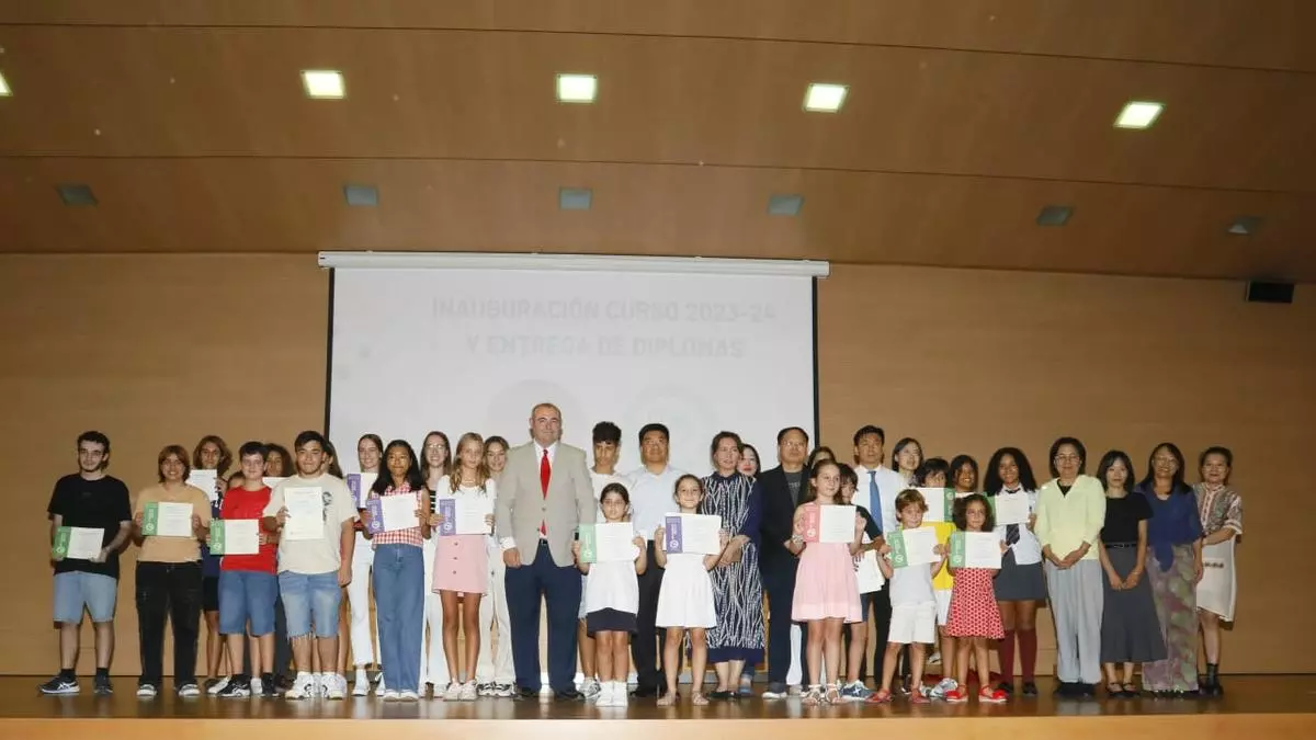 El Instituto Confucio de la Universitat de València celebra el inicio de curso y la entrega de diplomas