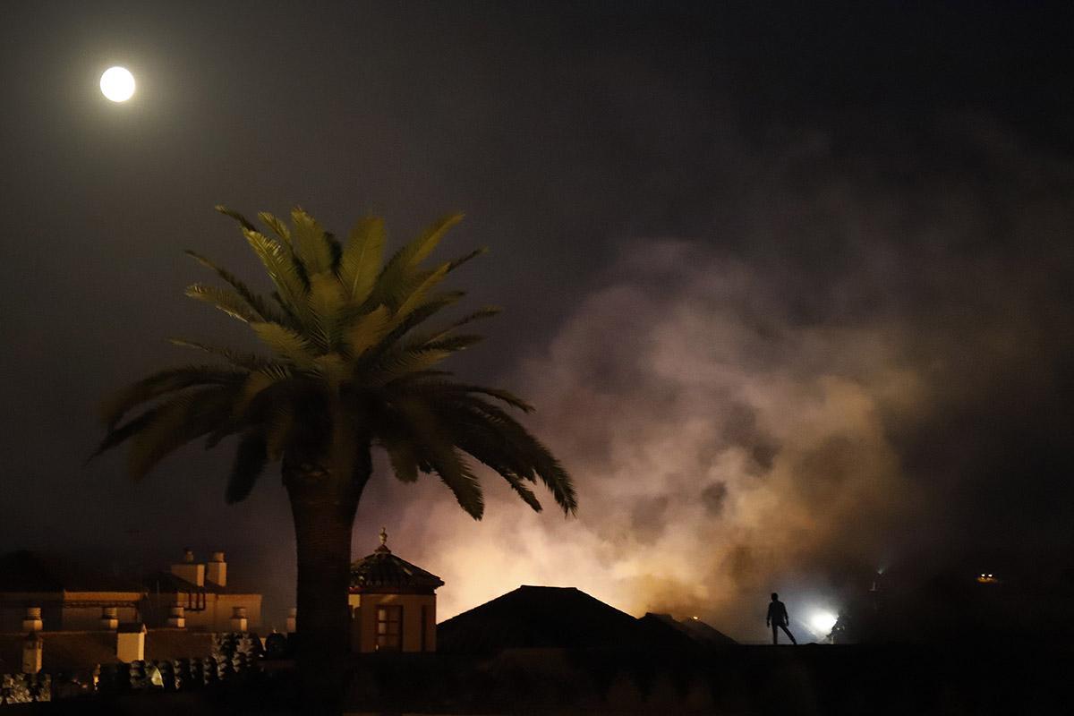 El incendio de la Mezquita-Catedral, en imágenes