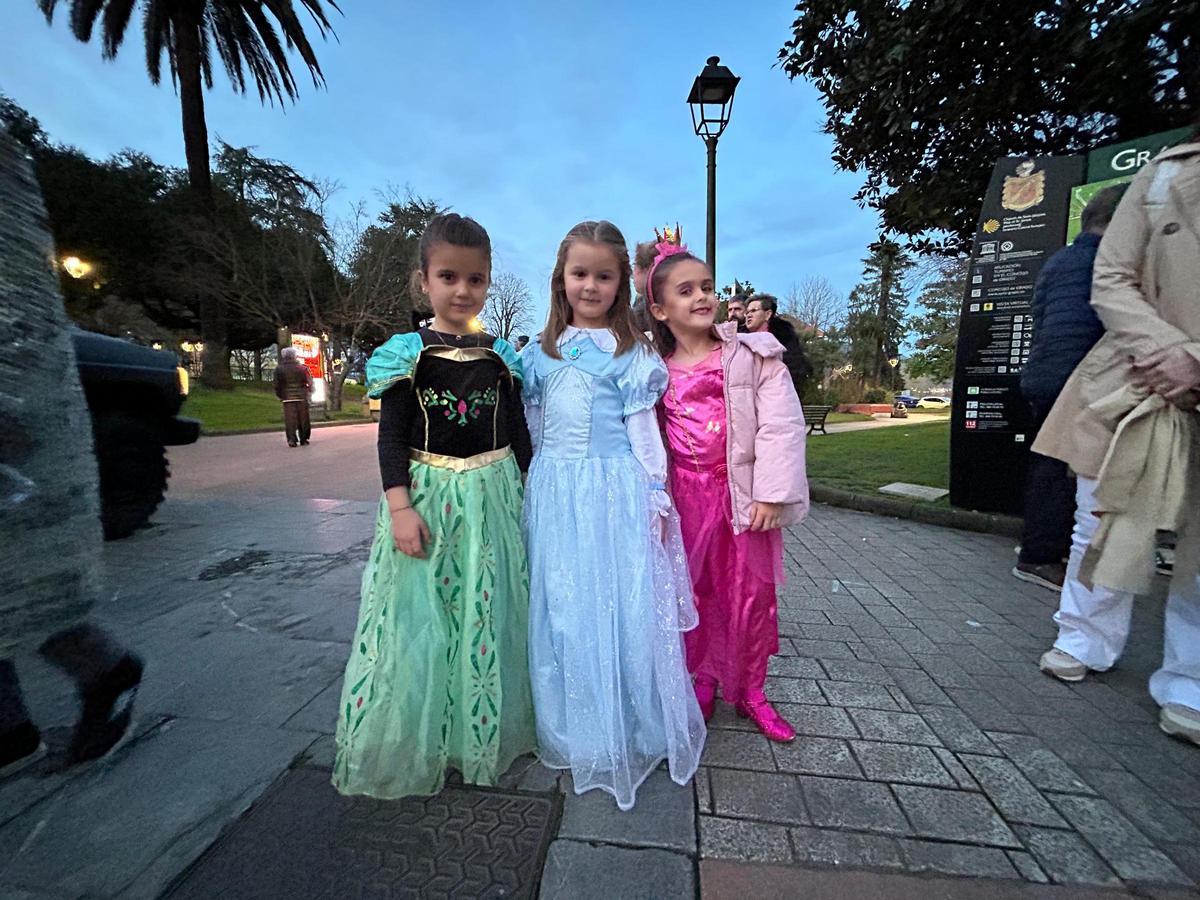 EN IMÁGENES: Grado despide su carnaval y llora el enterro del moscón