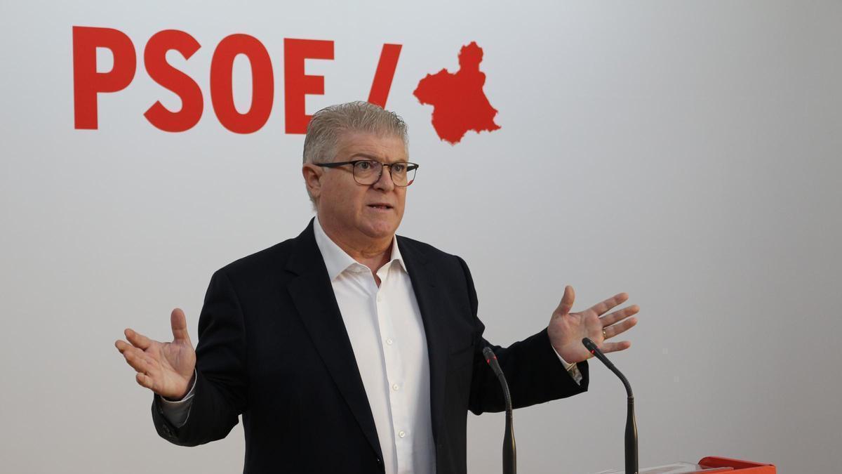 José Vélez, este lunes en la sede del PSOE regional.