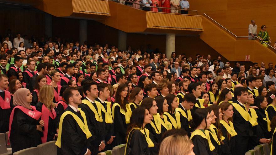 Los alumnos de la UCV celebran sus actos de Graduación en el Palacio de Congresos de València