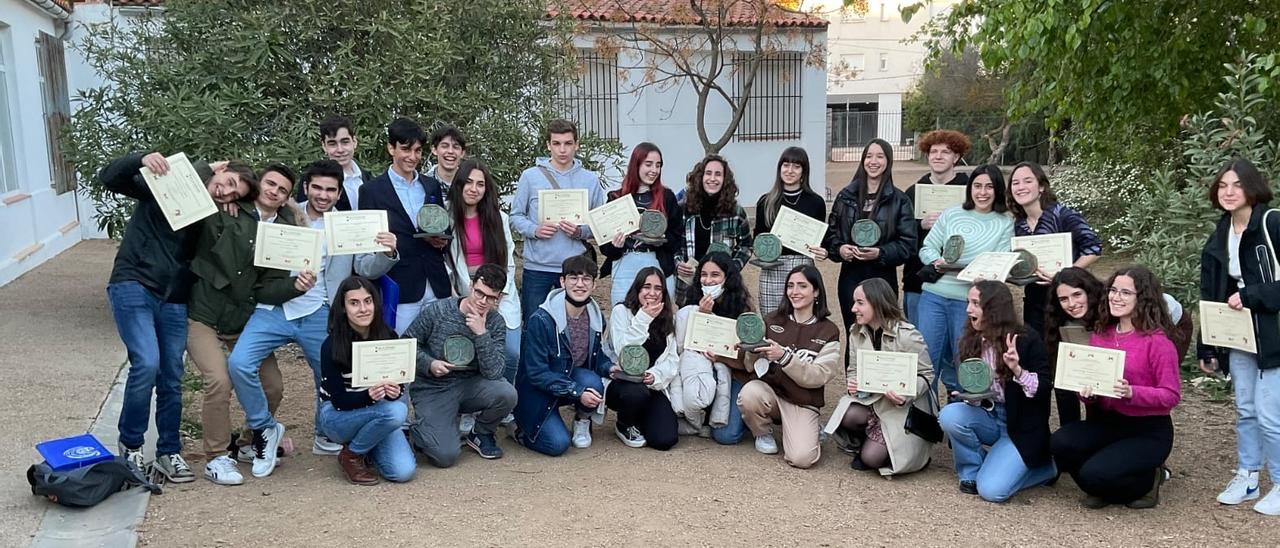 Alumnos premiados en la IX Olimpiada filosófica de Extremadura.