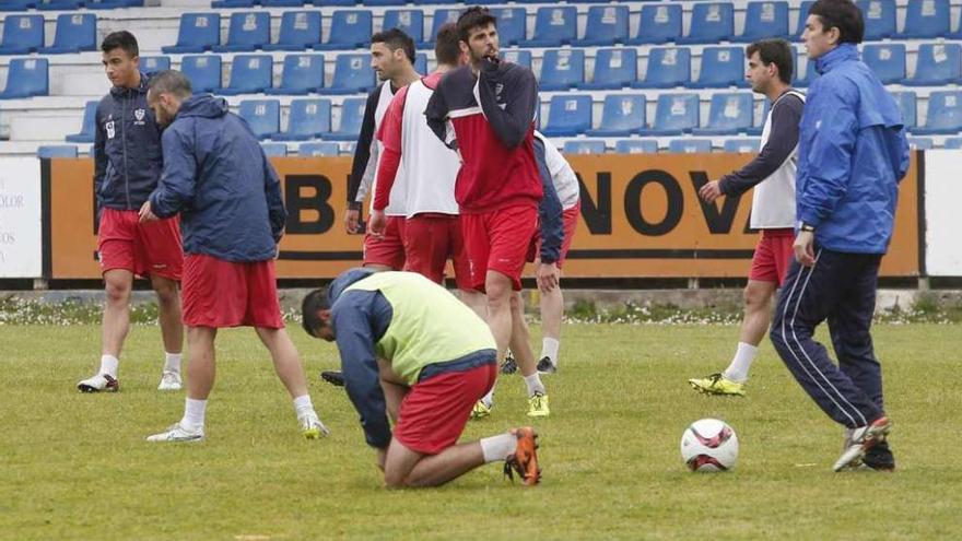 Los jugadores luanquinos durante el entrenamiento de ayer en Miramar.