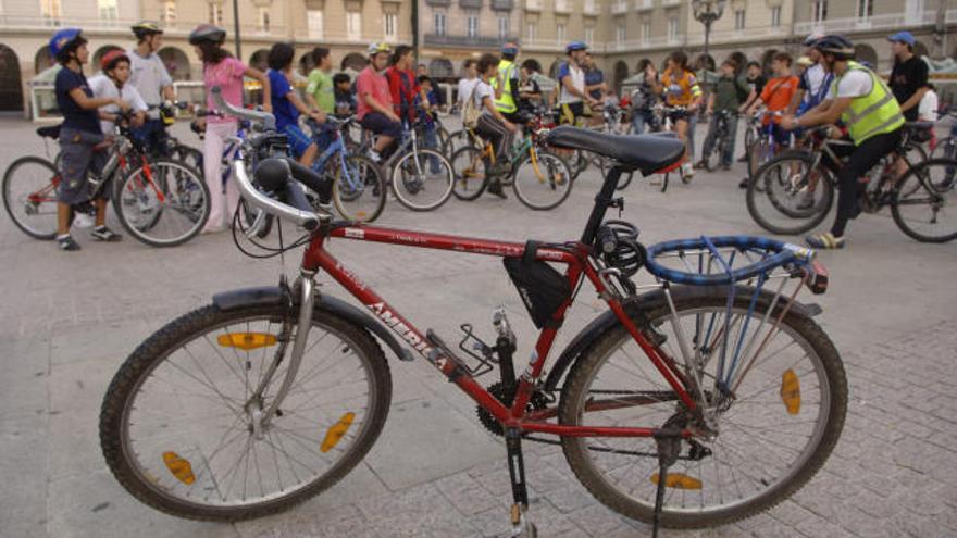 Participantes en la I Marcha por la Semana de la Movilidad en A Coruña, en 2006