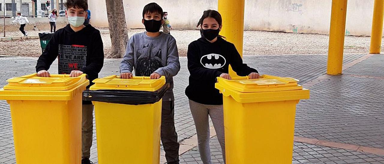 Proyecto de reciclaje en el CEIP Ramón Llull de Elche.