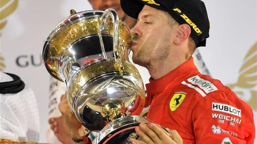 Vettel refuerza su liderato al ganar en Barein, donde Alonso fue séptimo