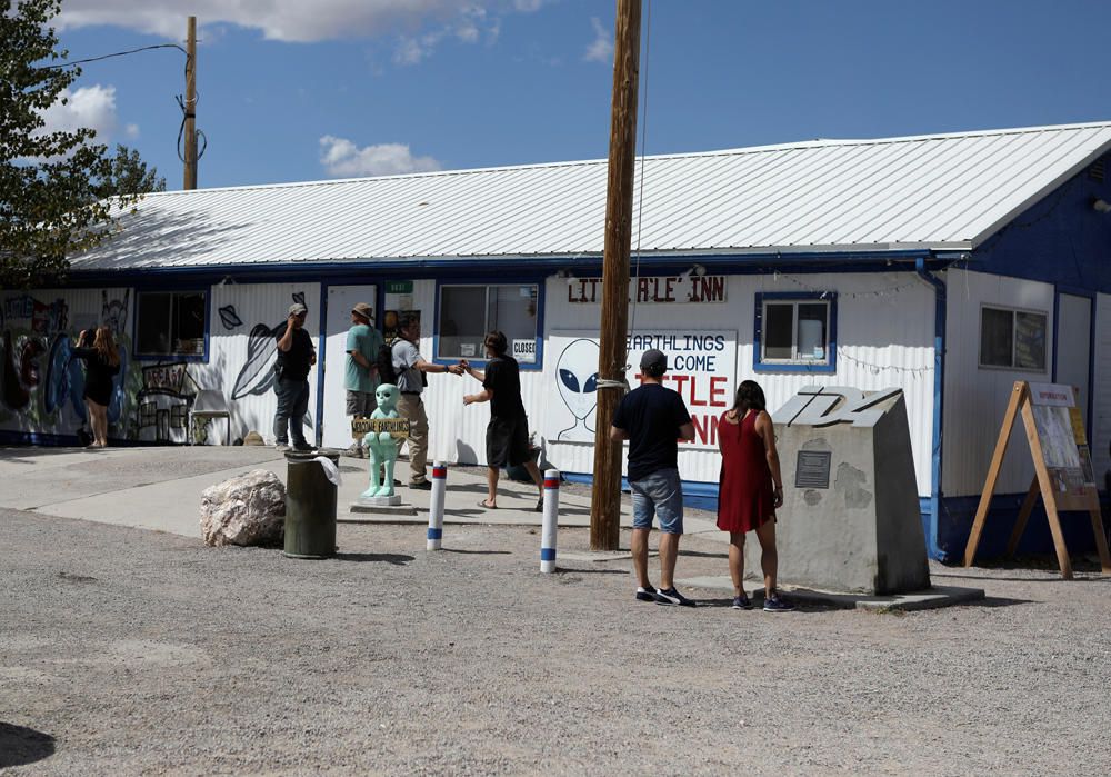 Decenas de personas se concentran cerca del ''Área 51'' en Nevada (EEUU).