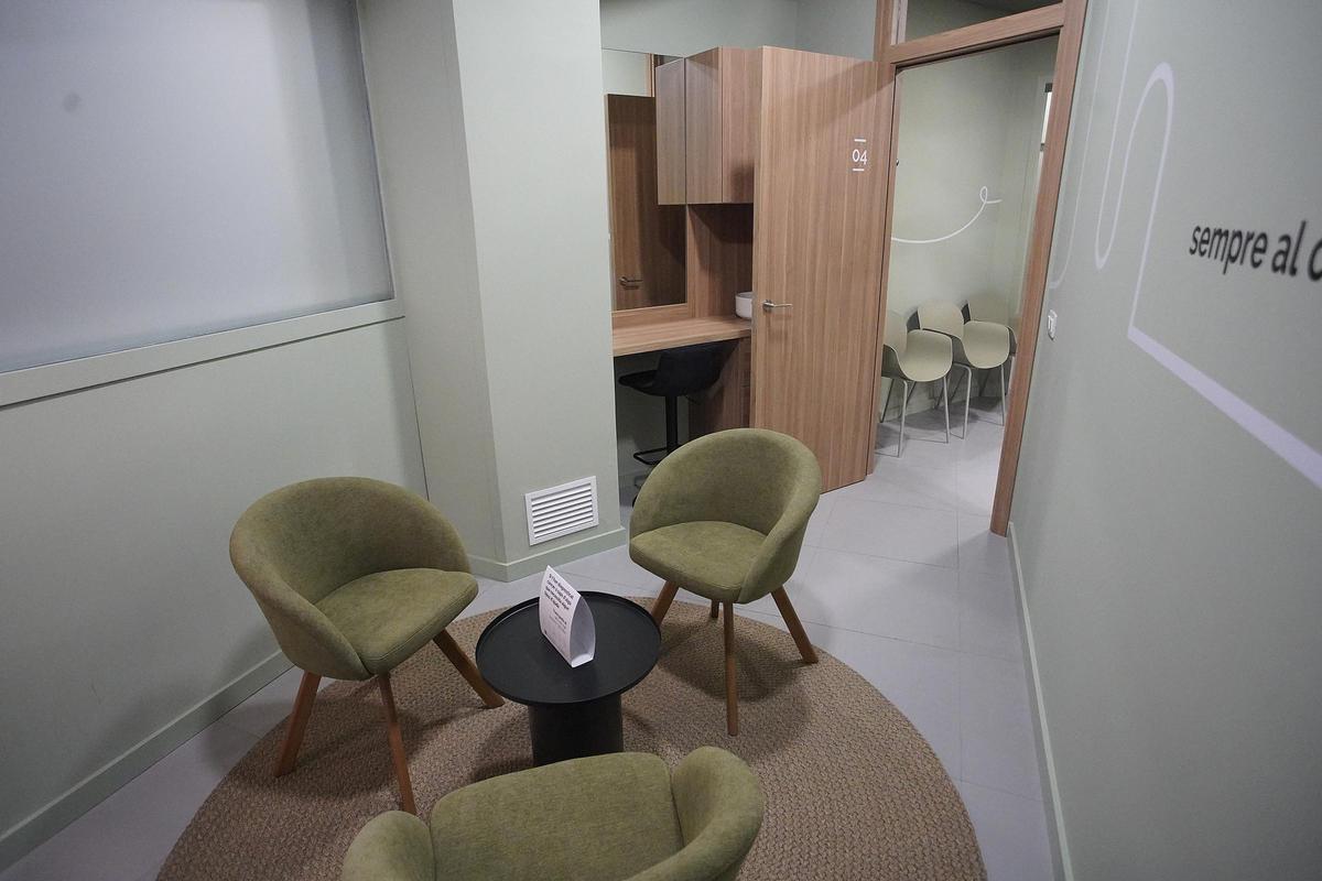 Les imatges de la inauguració de l'Associació contra el càncer a Girona