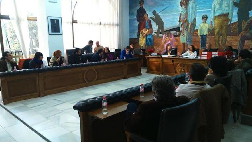 Un instante de la sesión plenaria celebrada ayer en el Ayuntamiento rinconero.